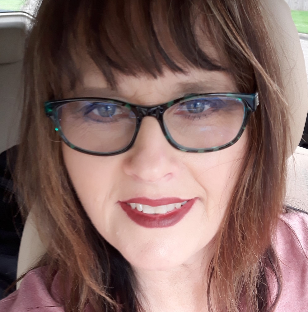 Meet your Posher, Sharlina